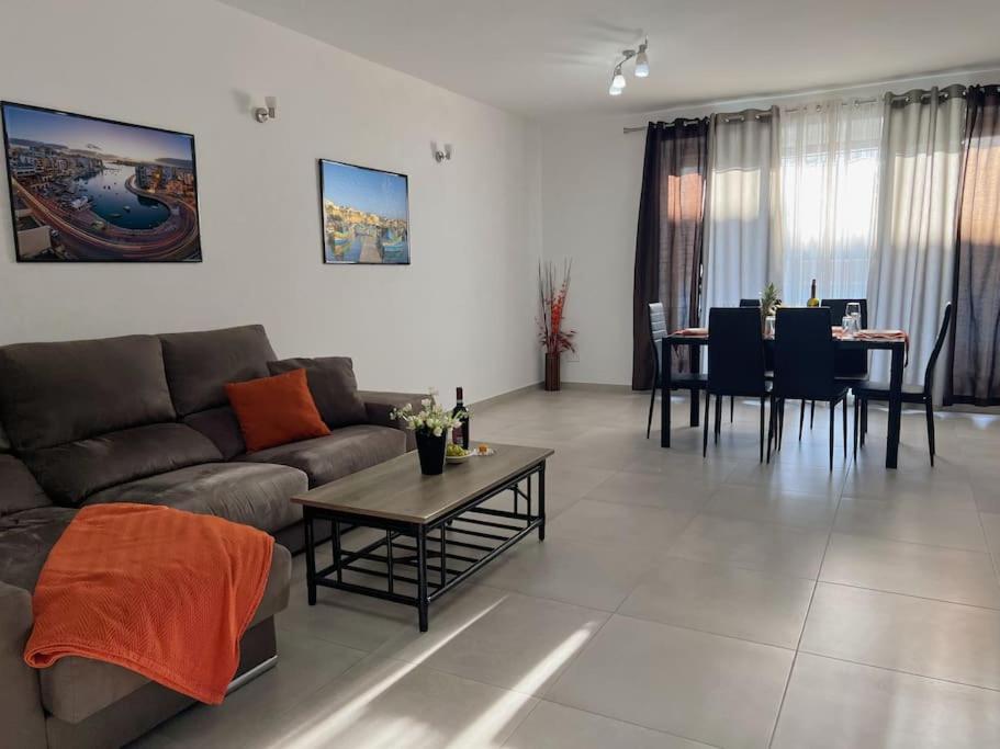 Modern Apartment In Marsaskala Luaran gambar